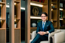 中國人壽(海外)香港分公司首席代理人總監鄭英揚