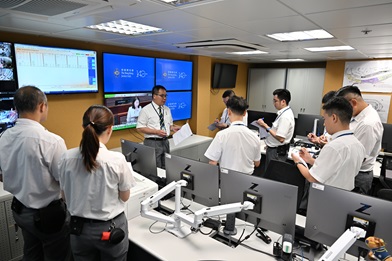 保安隊長趙熙耀在2018年入職，數年內兩度獲得晉升，現時管理近一個二十人的團隊。