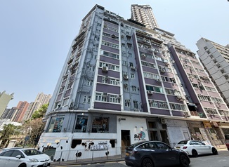 在香港，調解廣泛應用於日常物業衝突，例如租戶與業主常因維修延遲、噪音或租金拖欠爭執。